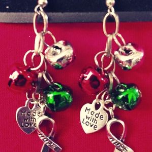 J88 🎄🎄 Fun Christmas Jingle Bell Earrings!